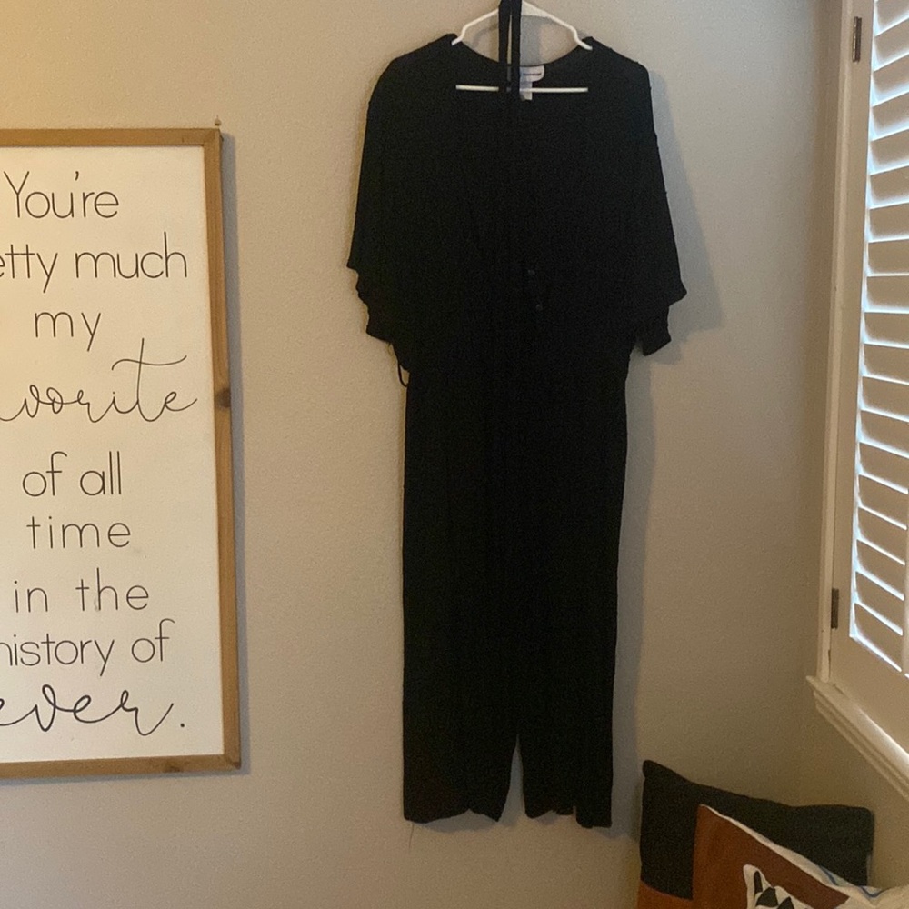 Cute, comfy cropped jumpsuit with subtle polka dot pattern